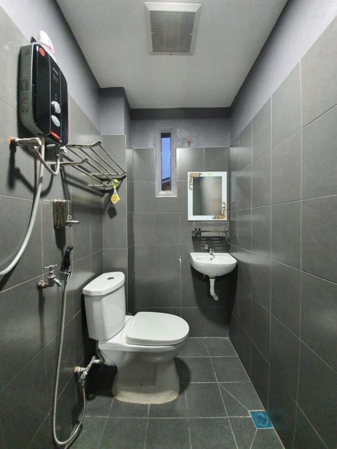 Assalam Hotel Kota Bharu Esterno foto